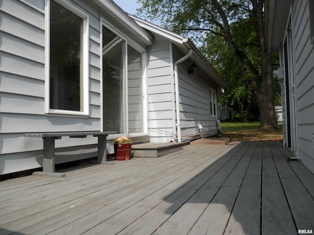 104 Henderson Rd, Knoxville, IL 61448 - view of wooden terrace