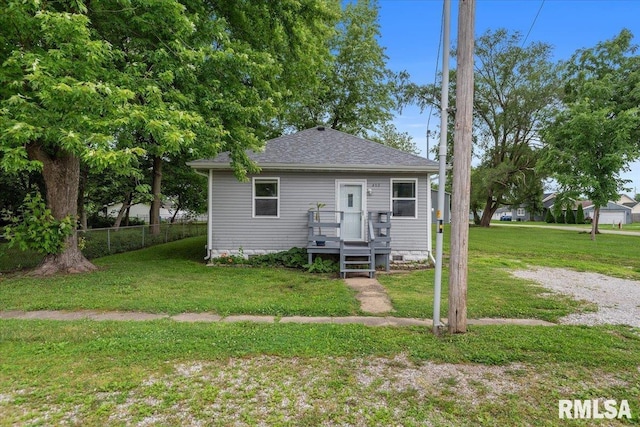402 Linkins Ave, Tovey, IL 62570 - bungalow with a shingled roof