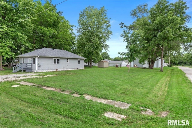 402 Linkins Ave, Tovey, IL 62570 - view of green lawn