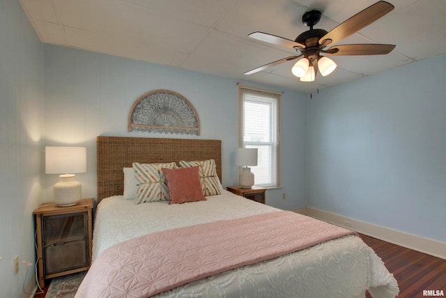 2204 Spring St, Quincy, IL 62301 - bedroom with wood finished floors and ceiling fan