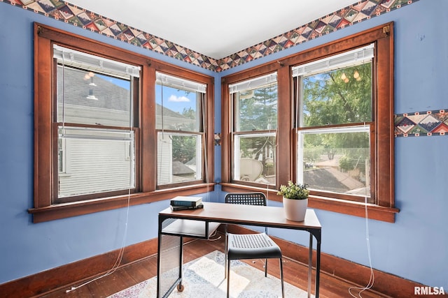 1537 N 4th St, Springfield, IL 62702 - office space with wood finished floors and baseboards