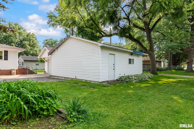 1537 N 4th St, Springfield, IL 62702 - view of property exterior with an outdoor structure