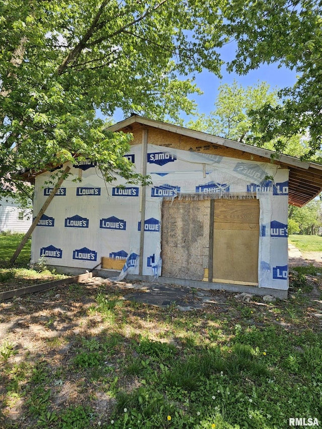 113 S Franklin St, Camp Point, IL 62320 - view of side of home
