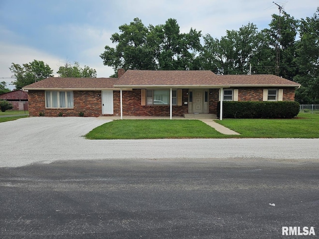 727 Johnson St, Carlinville, IL 62626 - photo 1