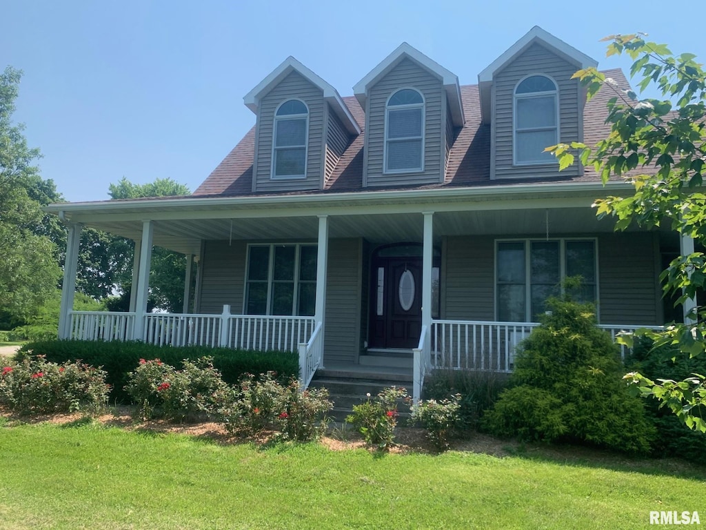 638 N Main St, Winchester, IL 62694 - photo 1