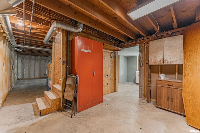 5190 Park Rd, Clinton, IL 61727 - view of unfinished below grade area