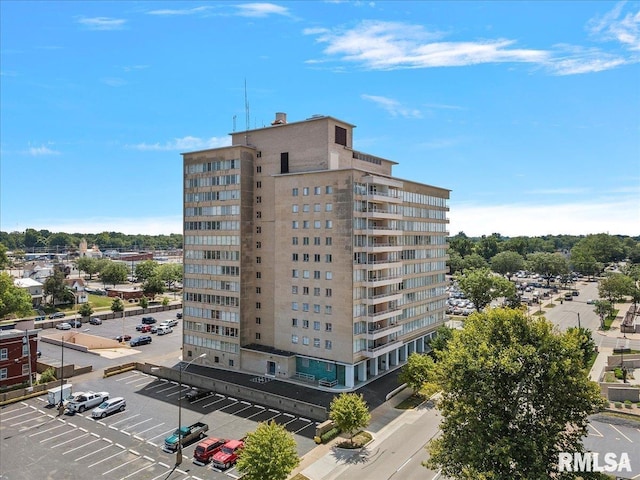 718 S 7th St Unit 1000, Springfield, IL 62703 - view of property featuring uncovered parking