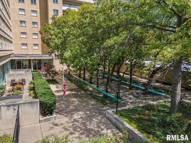 718 S 7th St Unit 1000, Springfield, IL 62703 - surrounding community
