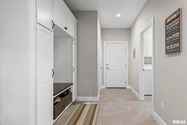 10 The Elms Ln, Springfield, IL 62712 - mudroom featuring baseboards and recessed lighting