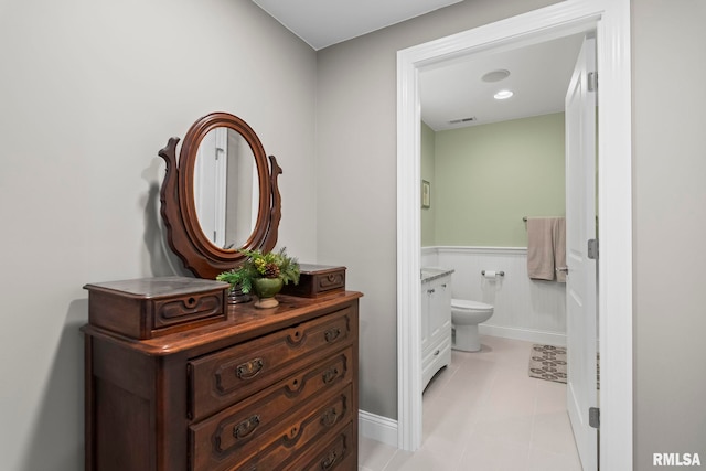 10 The Elms Ln, Springfield, IL 62712 - bathroom with vanity and wainscoting