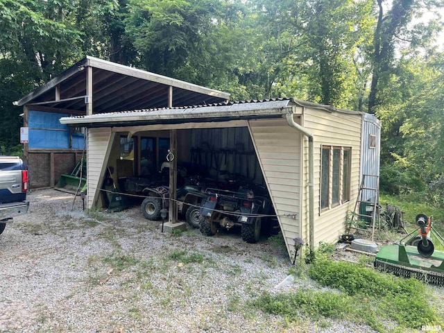 7034 Parks Ln, Carrier Mills, IL 62917