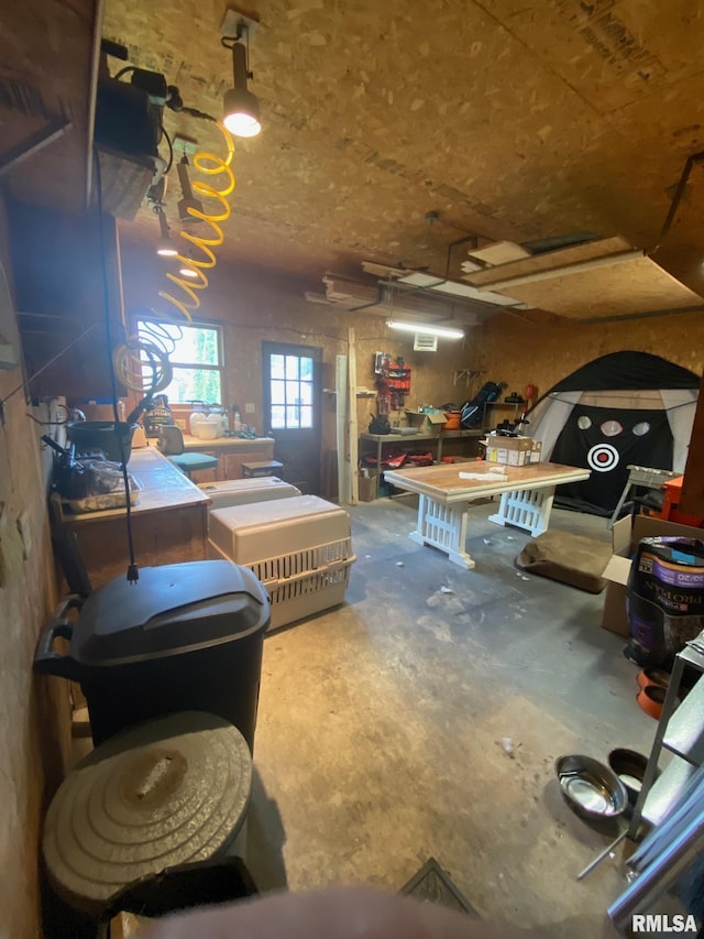 27 Apache Dr, Springfield, IL 62711 - basement with a workshop area