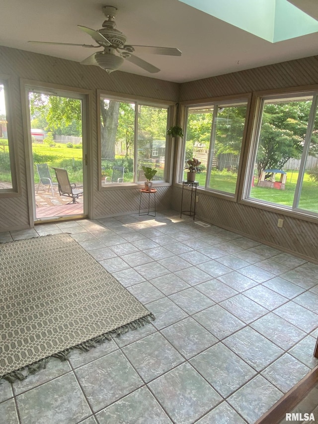 27 Apache Dr, Springfield, IL 62711 - unfurnished sunroom featuring a ceiling fan and plenty of natural light