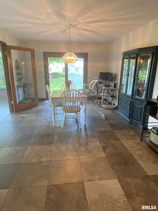 27 Apache Dr, Springfield, IL 62711 - dining room with a desk