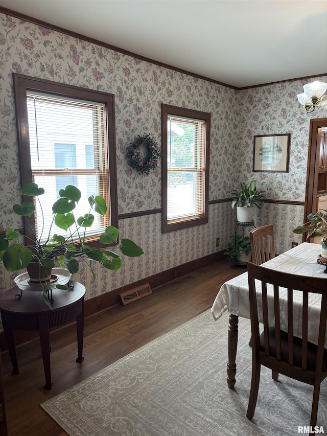 1905 S Whittier Ave, Springfield, IL 62704 - dining room featuring wood finished floors and crown molding