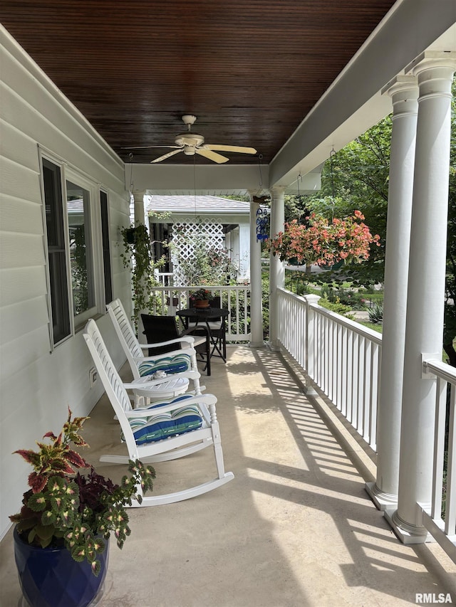 1905 S Whittier Ave, Springfield, IL 62704 - porch featuring ceiling fan