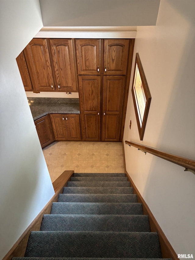 1905 S Whittier Ave, Springfield, IL 62704 - view of stairs