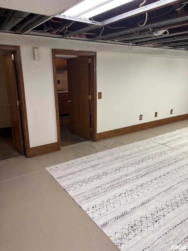 1905 S Whittier Ave, Springfield, IL 62704 - finished below grade area with baseboards