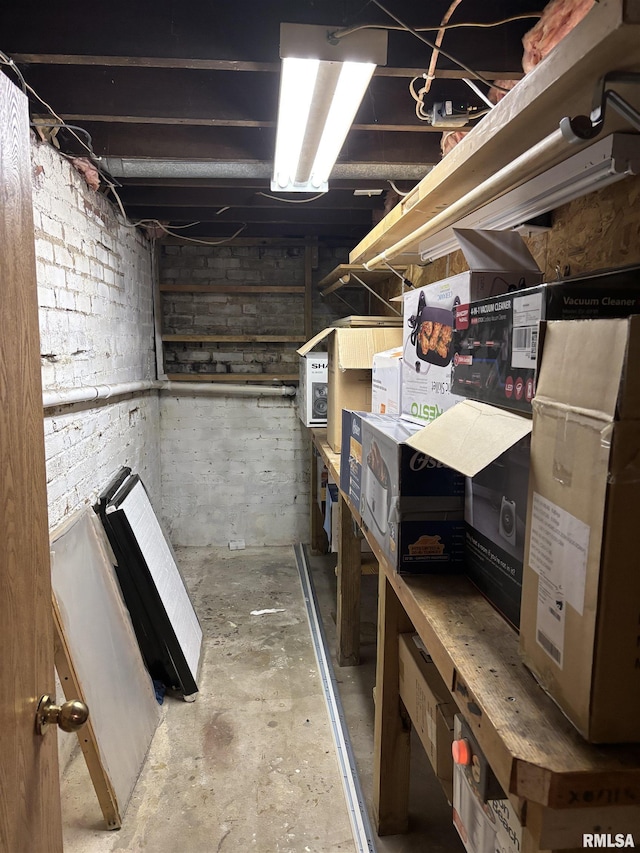 1905 S Whittier Ave, Springfield, IL 62704 - unfinished below grade area featuring a workshop area