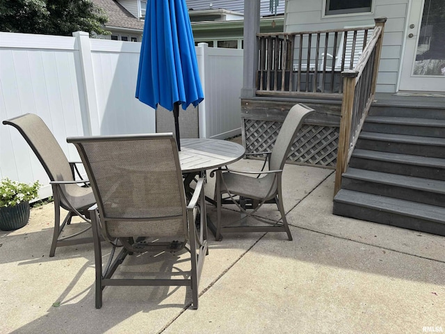 1905 S Whittier Ave, Springfield, IL 62704 - view of patio / terrace featuring outdoor dining area