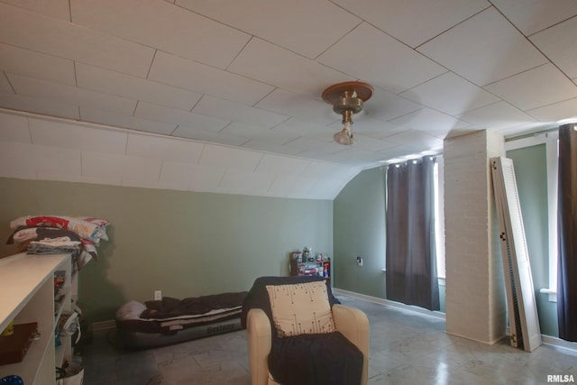 1728 Adams St, Quincy, IL 62301 - bonus room featuring vaulted ceiling and baseboards