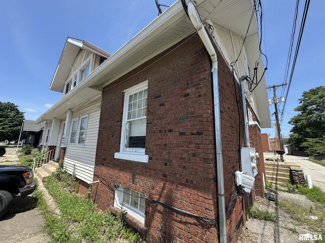 515 E Vine St, Springfield, IL 62704 - view of home's exterior featuring brick siding