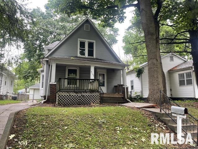 2541 S 10th St, Springfield, IL 62703 - view of front of property featuring a porch