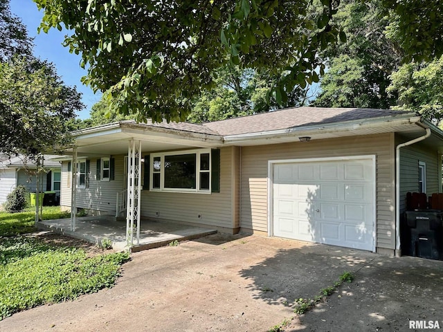 9 Edgehill Ct, Jacksonville, IL 62650 - photo 1
