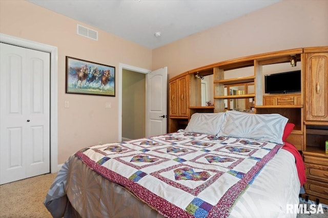 5408 Cromwell Pl, Springfield, IL 62711 - carpeted bedroom featuring a closet