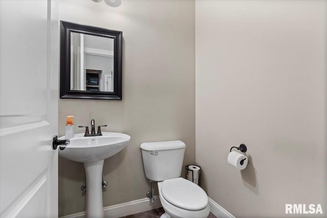 5408 Cromwell Pl, Springfield, IL 62711 - bathroom with toilet and baseboards