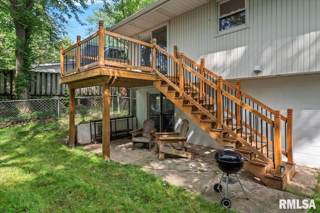 2 Mesa Rd, Springfield, IL 62702 - back of property with stairs and a deck