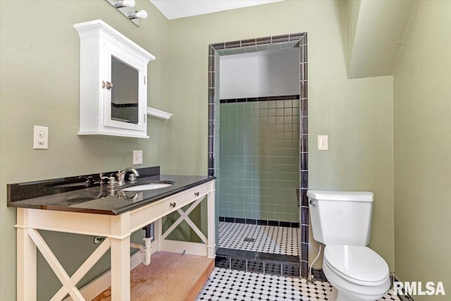421 W Jackson Pkwy, Springfield, IL 62704 - full bathroom featuring tiled shower and vanity