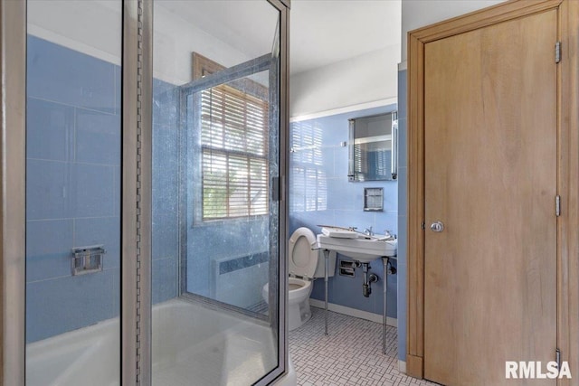 421 W Jackson Pkwy, Springfield, IL 62704 - full bath with a stall shower and tile patterned flooring
