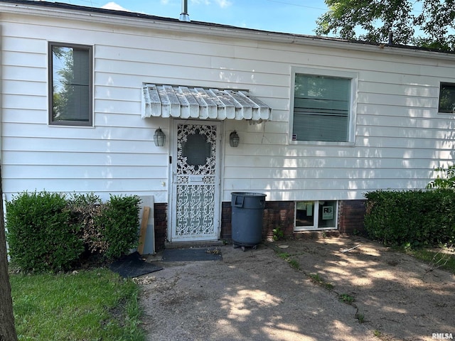 516 E Ash St, Springfield, IL 62703 - entrance to property