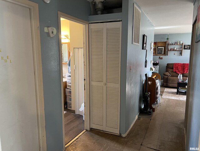 1622 Lakeview Ter, Jacksonville, IL 62650 - photo 7