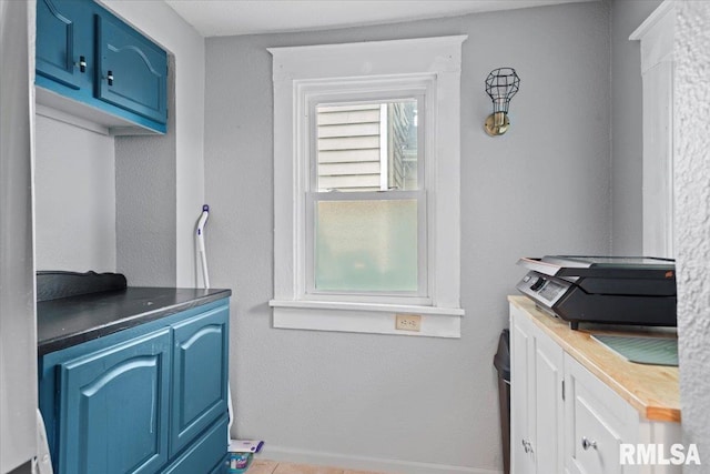 826 S Douglas Ave, Springfield, IL 62704 - view of laundry area