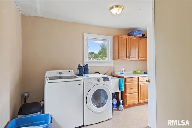 826 S Douglas Ave, Springfield, IL 62704 - washroom featuring washing machine and dryer and cabinet space