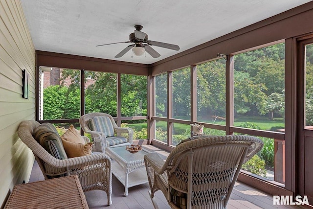 828 Coventry Pt, Springfield, IL 62702 - sunroom / solarium with ceiling fan and an outdoor living space