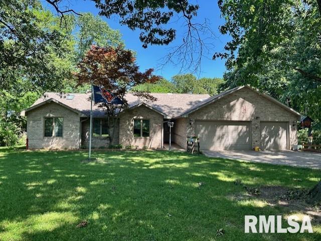403 Timbercreek Dr, Jacksonville, IL 62650 - photo 1