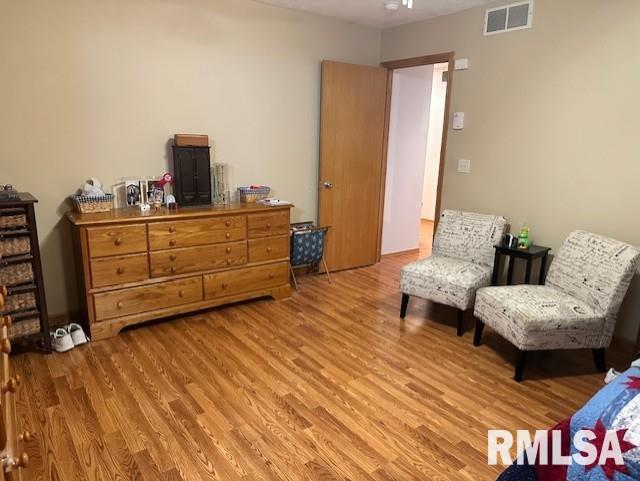 403 Timbercreek Dr, Jacksonville, IL 62650 - photo 23