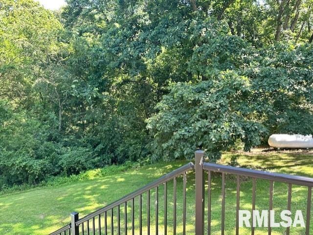 403 Timbercreek Dr, Jacksonville, IL 62650 - photo 32