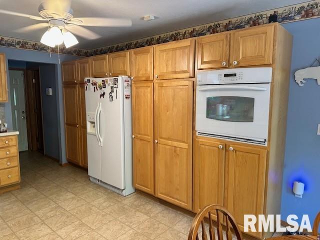 403 Timbercreek Dr, Jacksonville, IL 62650 - photo 8