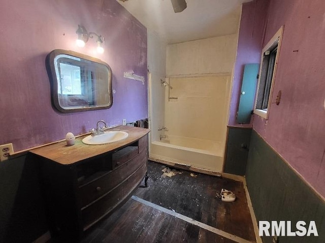 523 Church St, Cameron, IL 61423 - photo 2