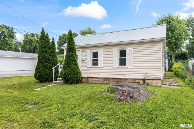 872 N Wesley St, Springfield, IL 62702 - photo 2