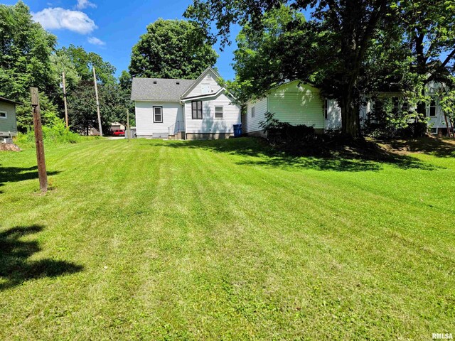 305 S Adams St, Athens, IL 62613 - photo 30