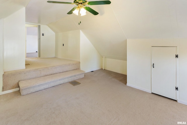 925 Payson Ave, Quincy, IL 62301 - bonus room featuring carpet floors, lofted ceiling, and a ceiling fan