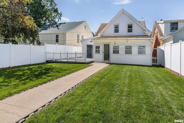 925 Payson Ave, Quincy, IL 62301 - back of property featuring a fenced backyard