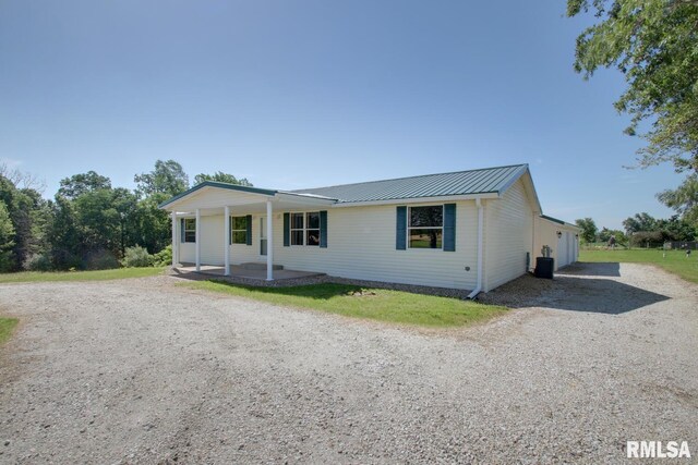 1366 Michelle Ct, Quincy, IL 62305 - photo 9