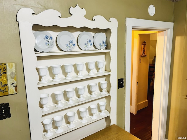 1940 Mulholland St, Nauvoo, IL 62354 - detailed view of a smoke detector and wood finished floors