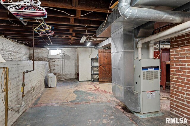 215 E Market St, Taylorville, IL 62568 - photo 34
